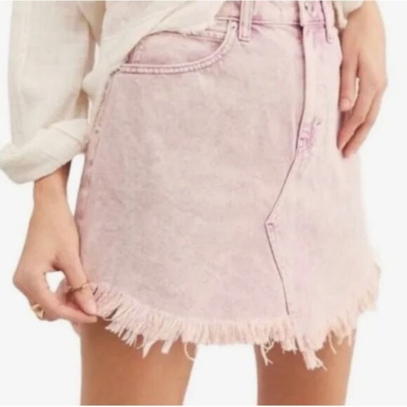 We The Free Women's Purple Acid Wash Denim Fringe Hem Jean Skirt Sz 24 Mini - Picture 3 of 12
